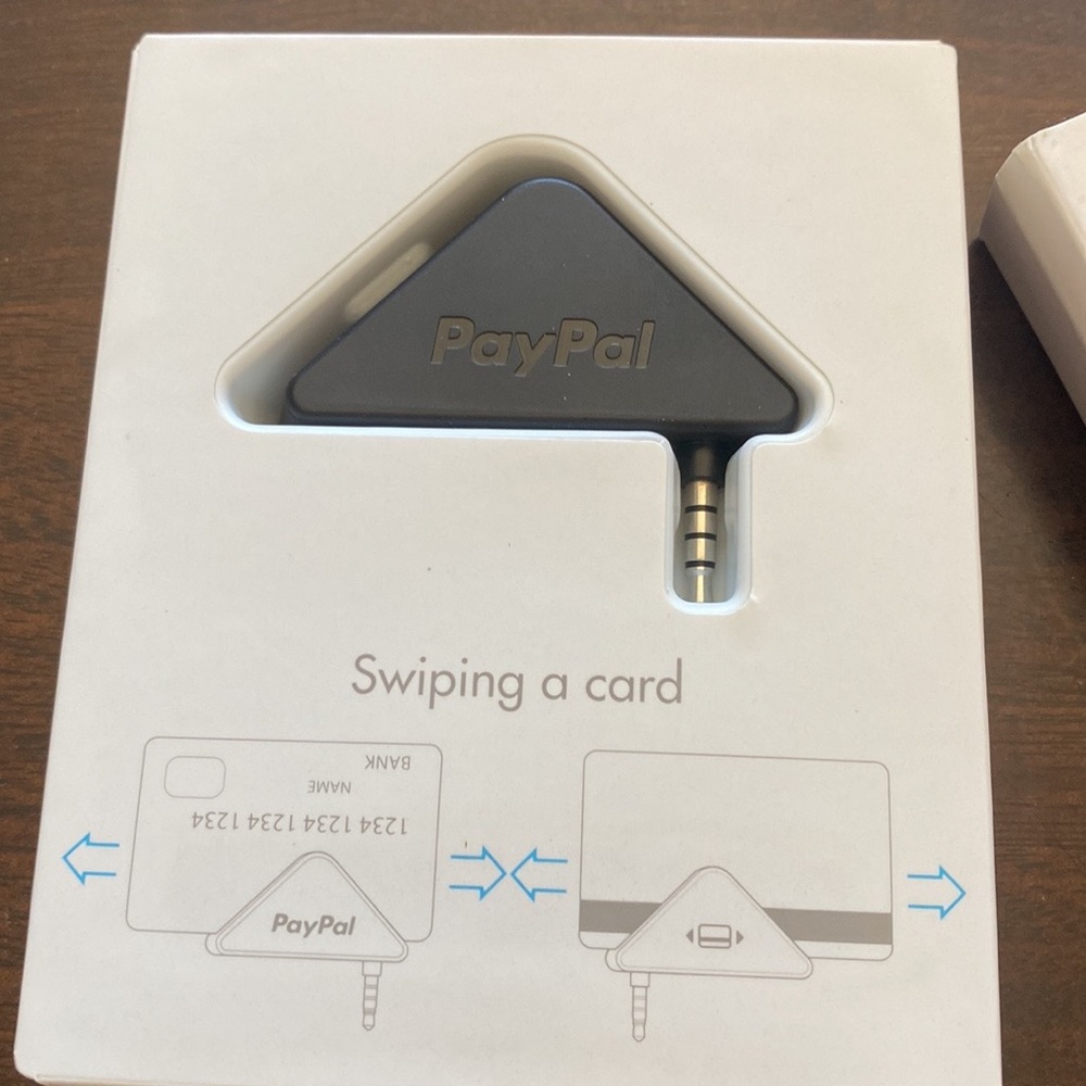 PayPal mobile card reader - Picture 3 of 9